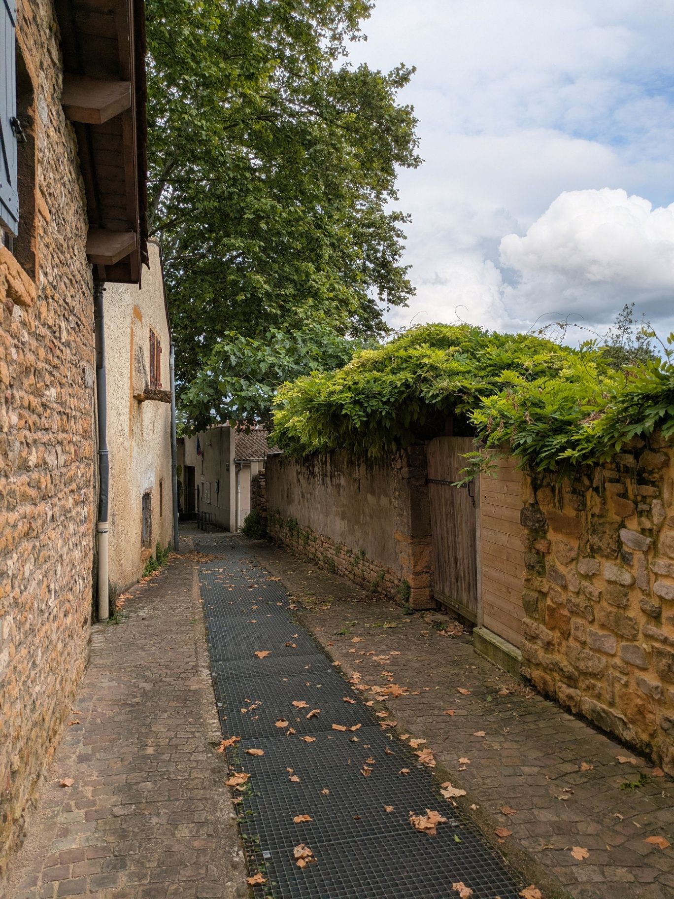 L'impasse en pierre du village